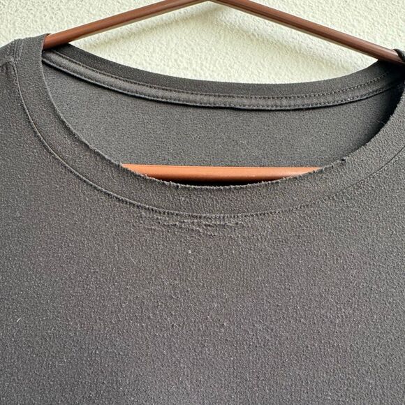 Vuori Size Large Bundle of Three Strato T Shirt Black Taupe Short Long Sleeve - Picture 9 of 13